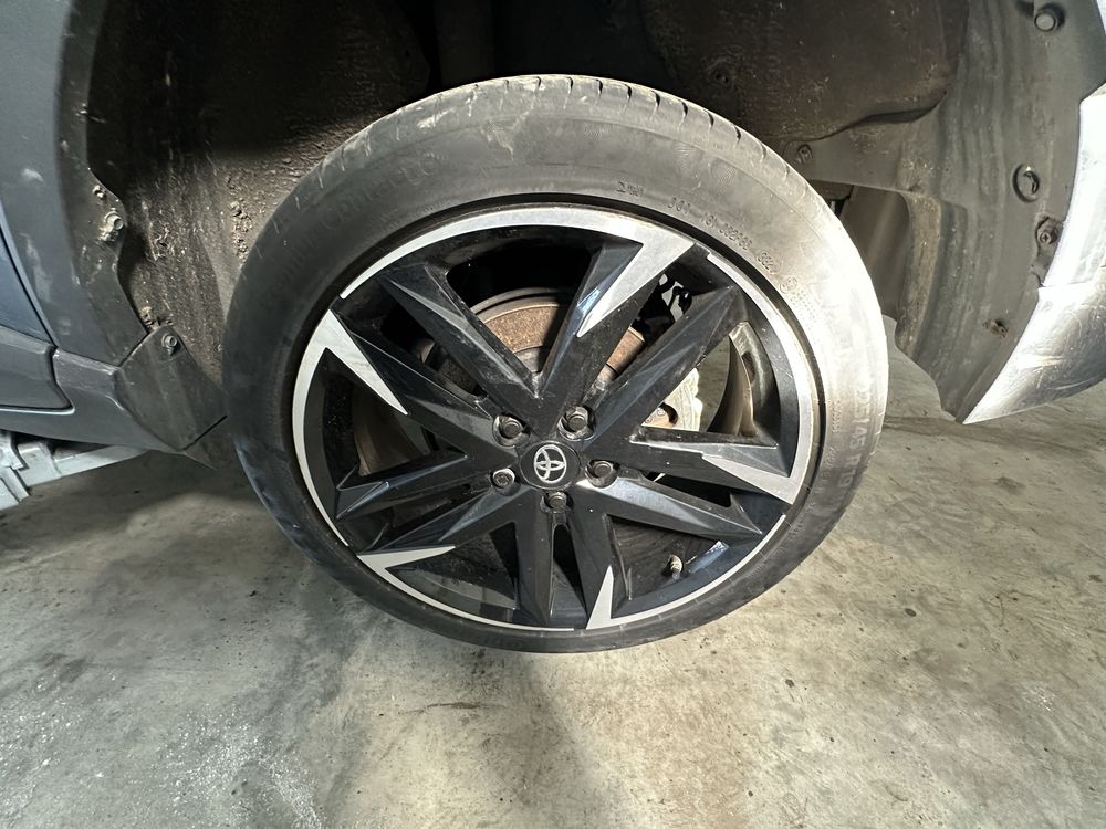 Toyota CH-R -2020г-Фейс-GR-На части !