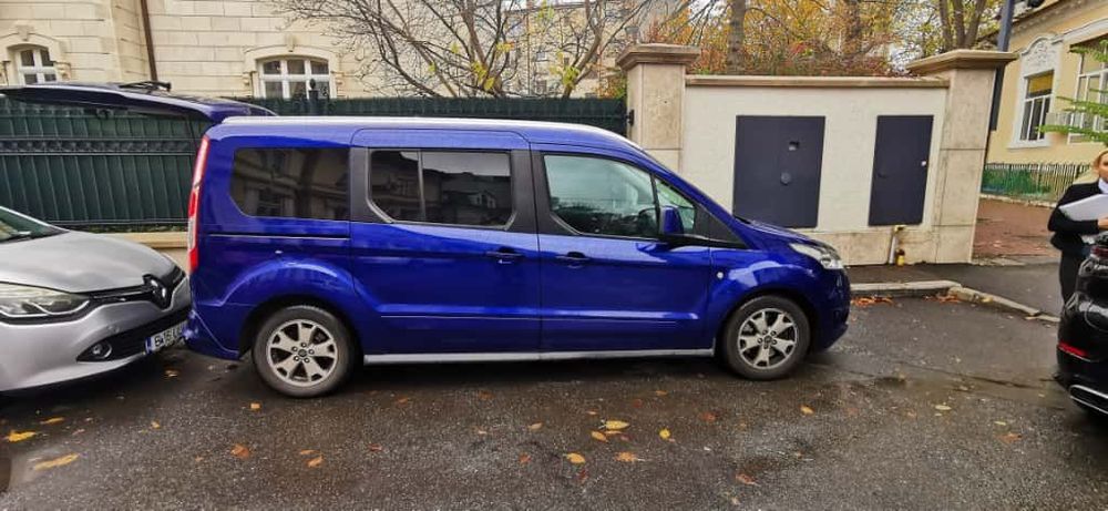 Ford Tourneo Ford TourneoConnect–7 locuri,automată,plafon panoramic,istoric service