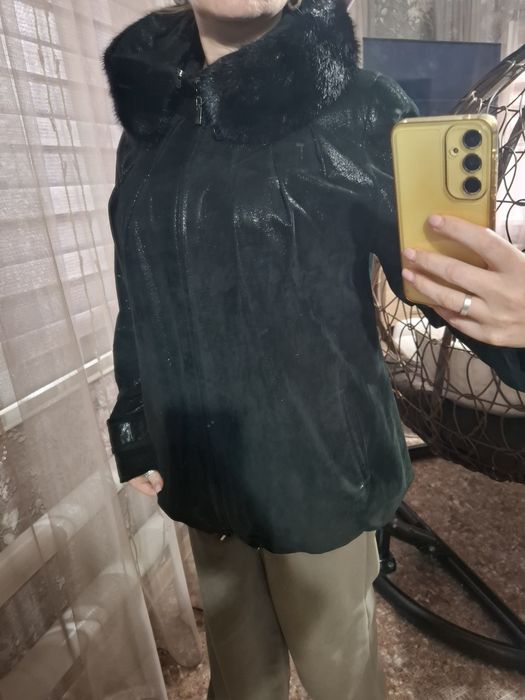 Продам замшевую куртку 46-48