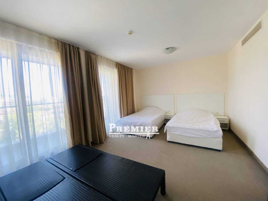 Голям тристаен апартамент в Слънчев бряг