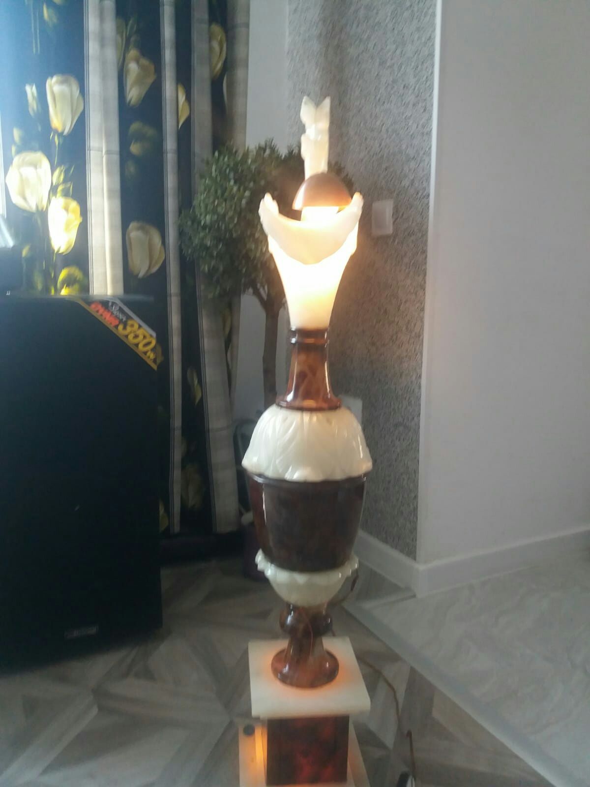 Lampa din piatra onix