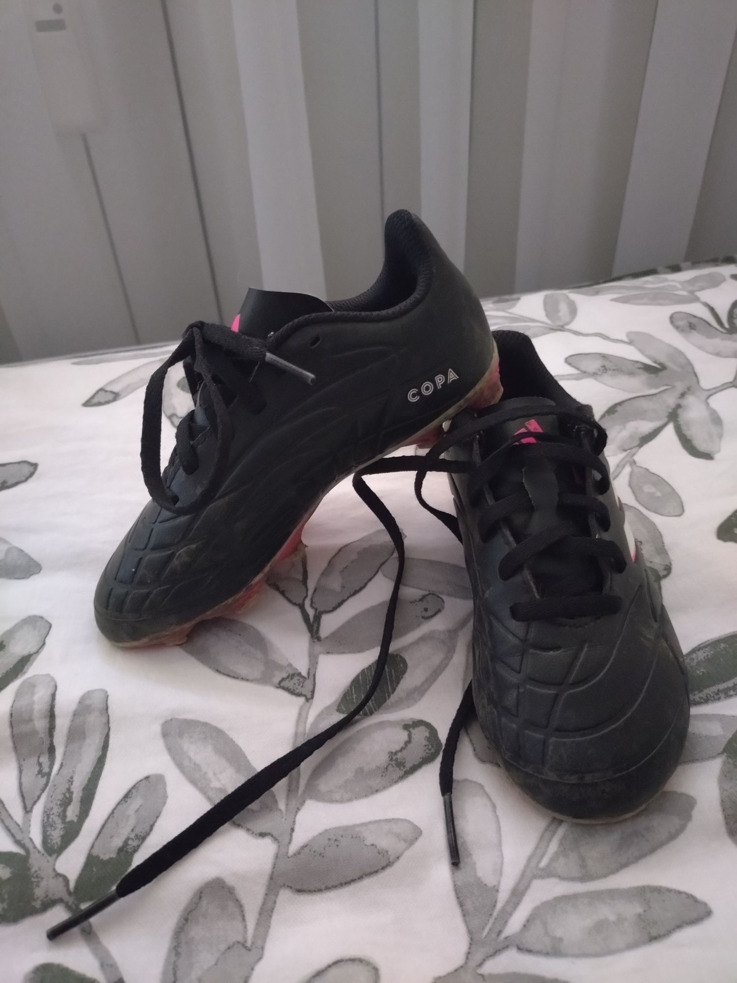Детски бутонки на Adidas