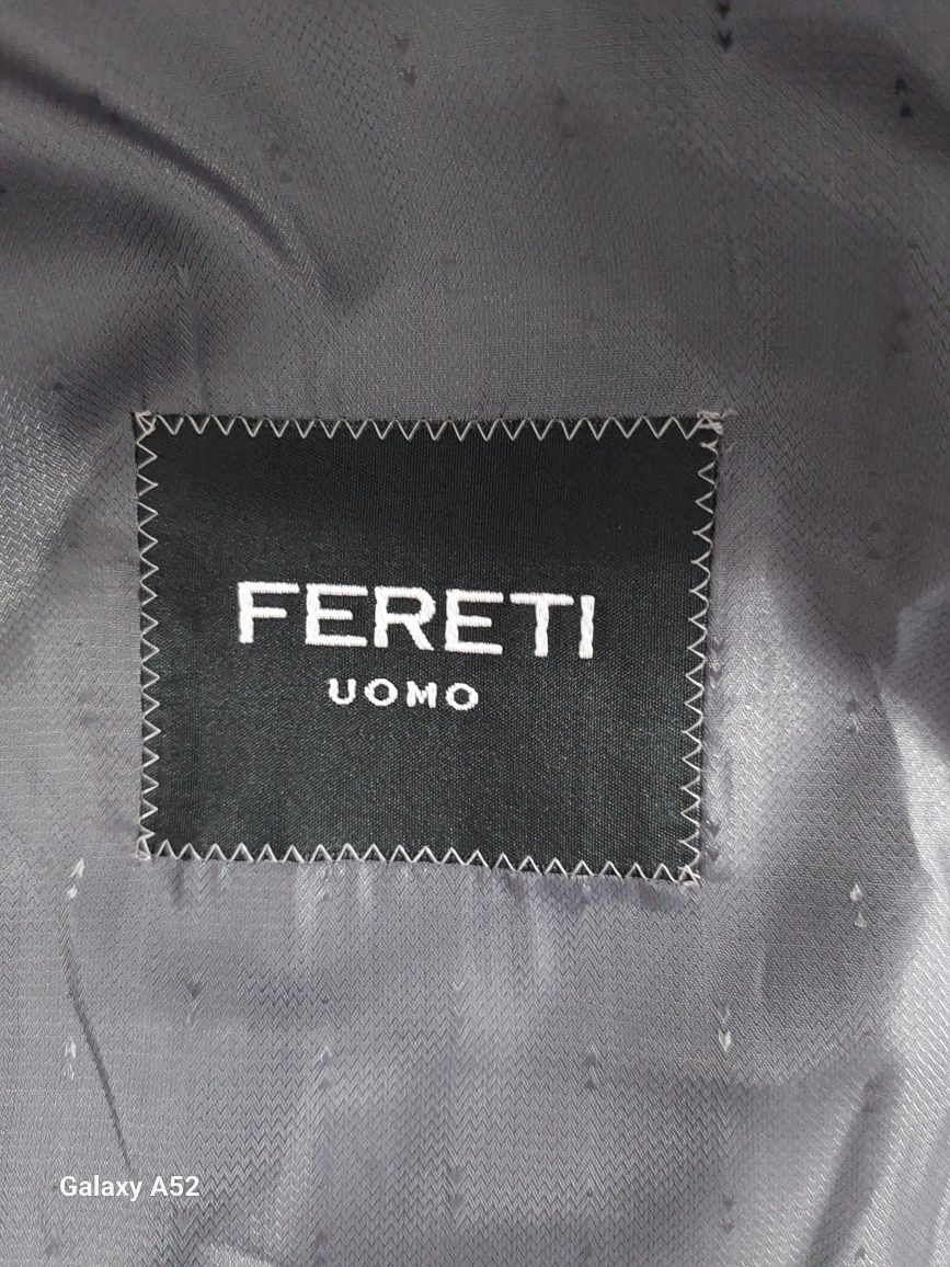 Костюм мужской  Итальянской фирмы FERETI.