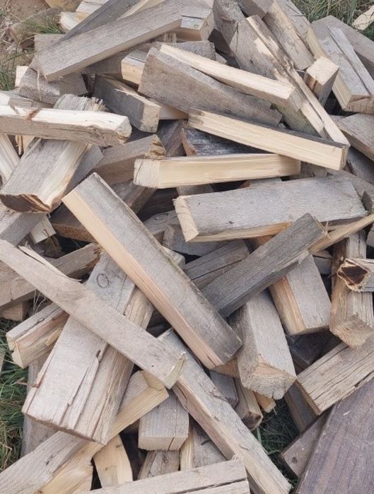 Отын қапта дайын  дрова в мешках