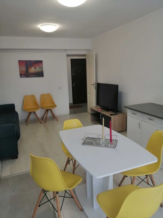 INCHIRIEZ apartament 3 camere, Brașov, Tractorul, str. Nicolae Labiș