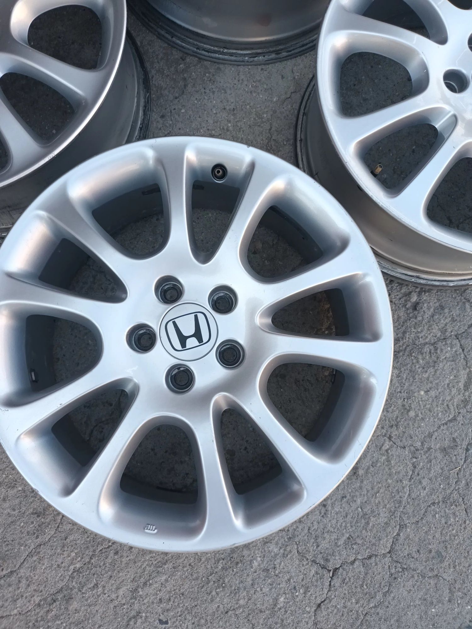Продавам Оригинални Джанти за Хонда CRV 18Х7J ET50