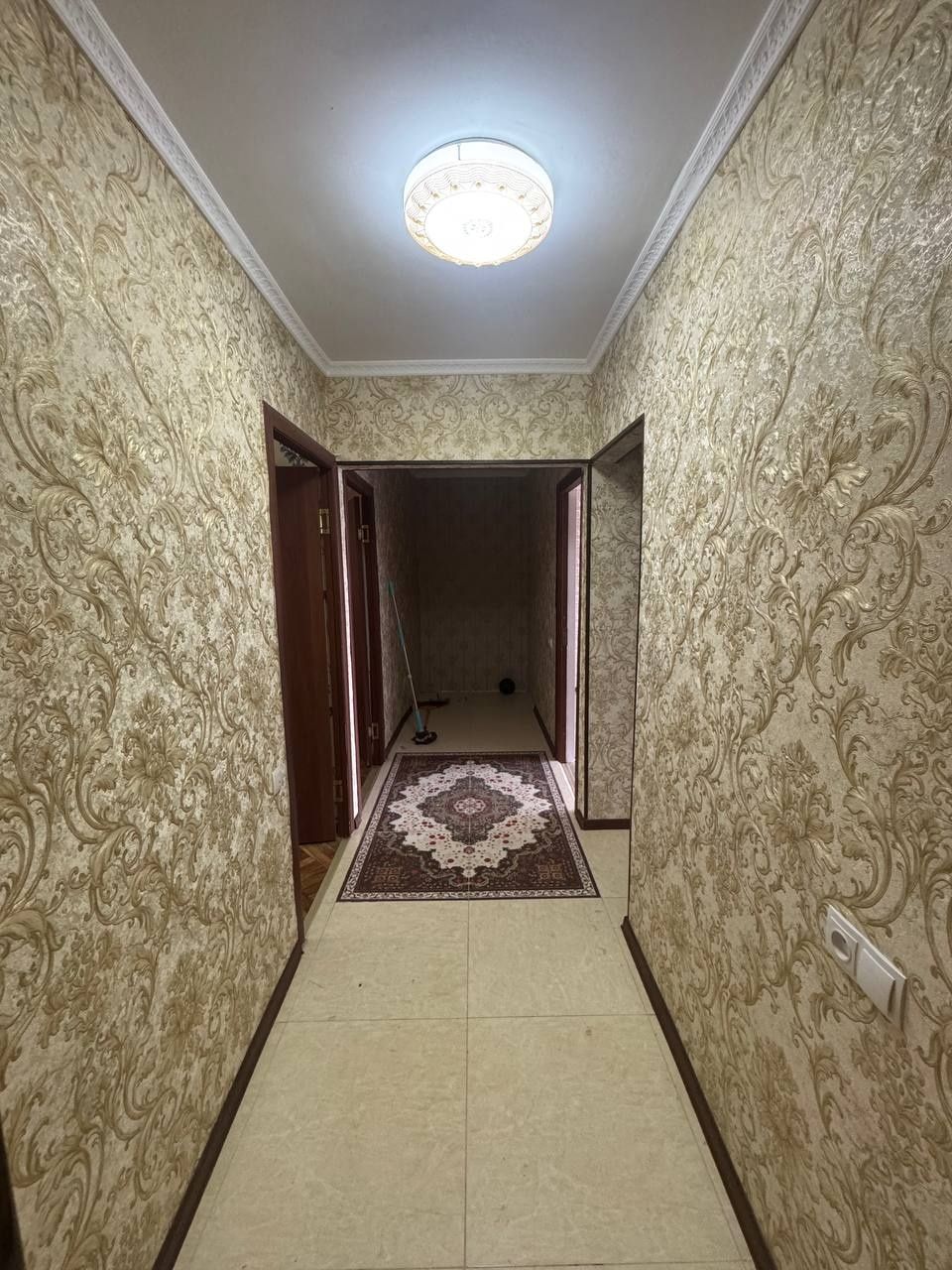 Срочно Продается 3 ком.. квартира Микрарайон