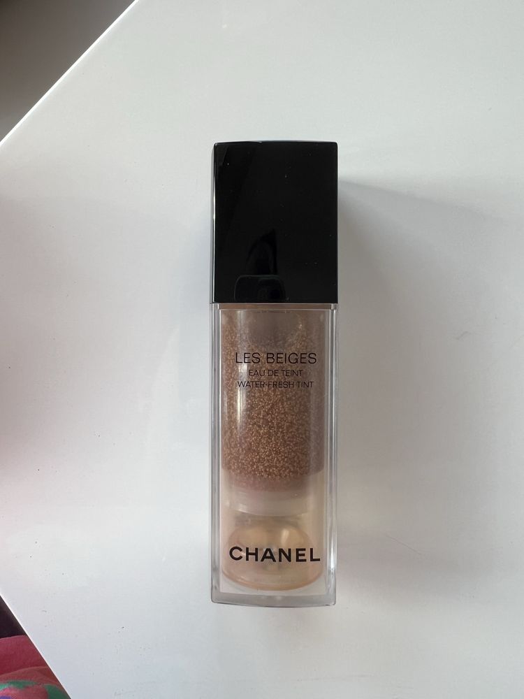 Гримове, козметика на Chanel, MAC, Clarins, Benefit, LANCOME