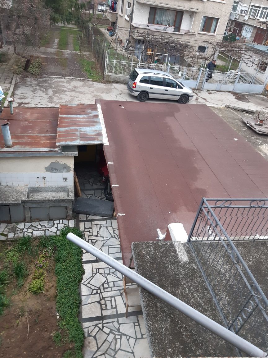 Самостоятелен етаж от къща в гр.Севлиево