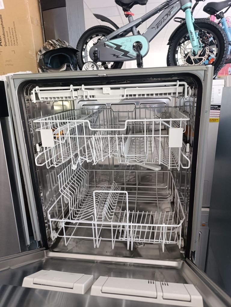 Съдомиялна машина за пълно вграждане Miele XXL