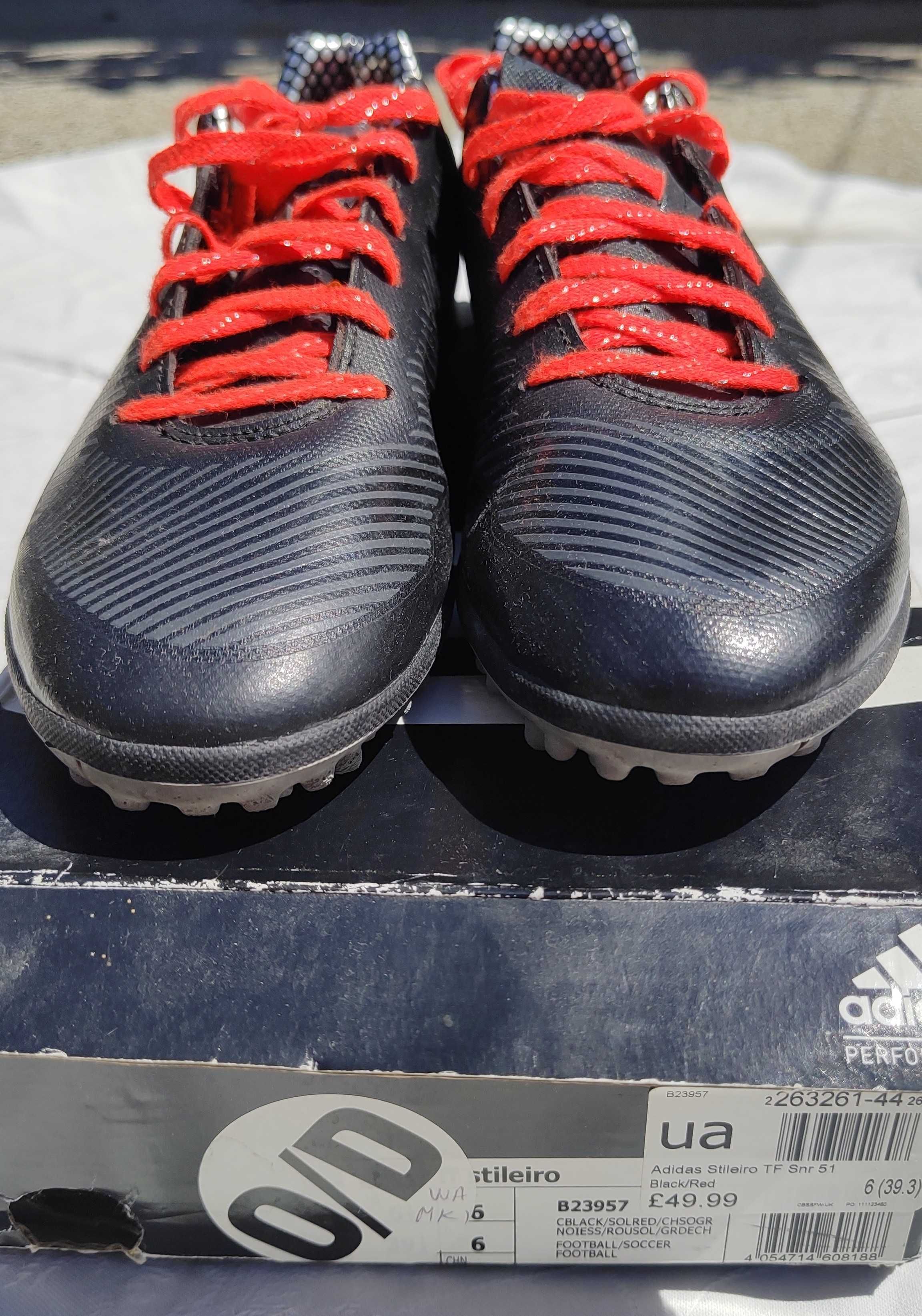 Мъжки футболни обувки в перфектно състояние, бутонки: Adidas и Umbro