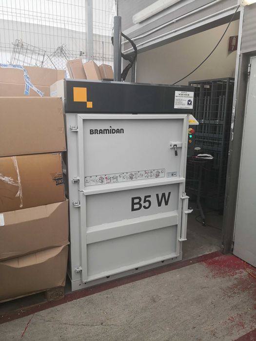 Presa de balotat deseuri