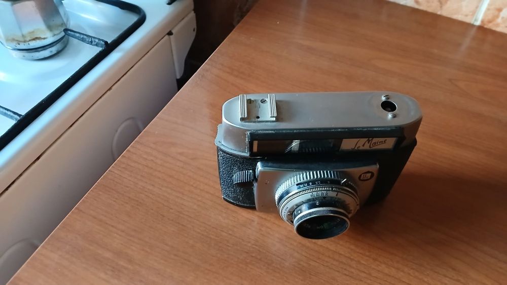 Vând aparate foto vechi