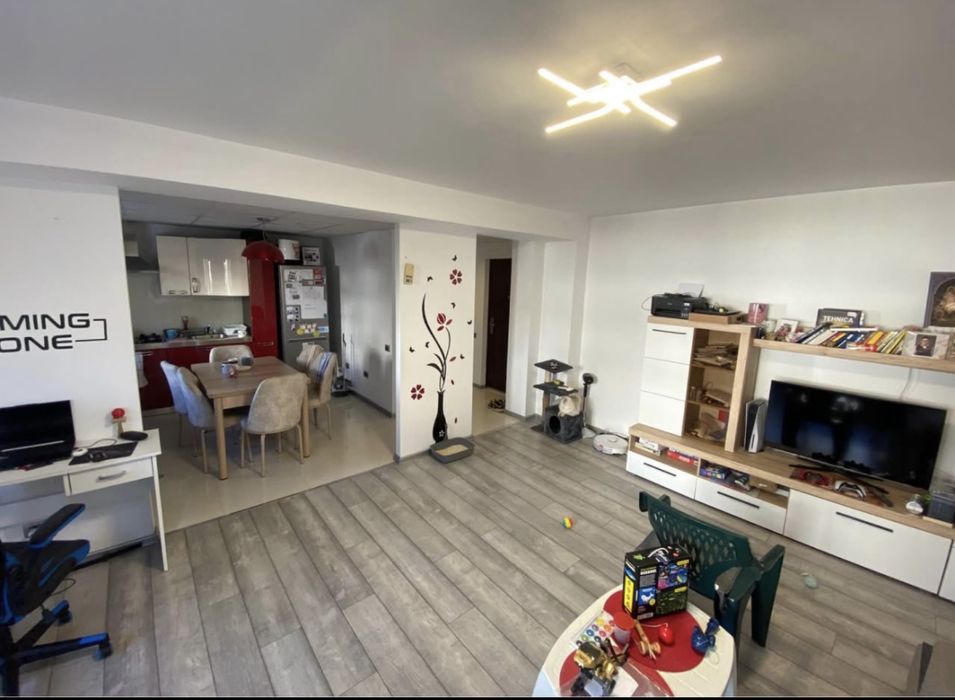 Proprietar, vând apartament cu 3 camere decomandat