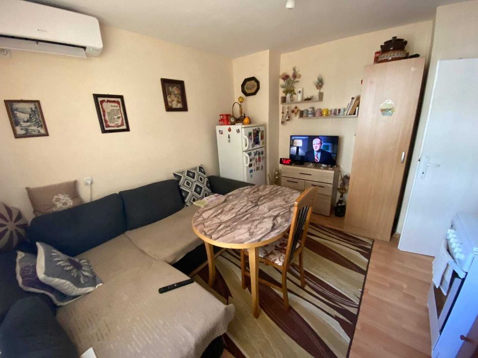 Два етажа от къща в гр.Асеновград , Училище Отец Паисий