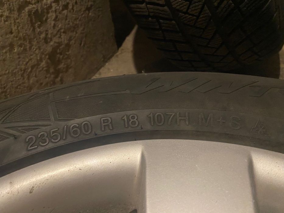 Зимни гуми с джанти 235/60 R18