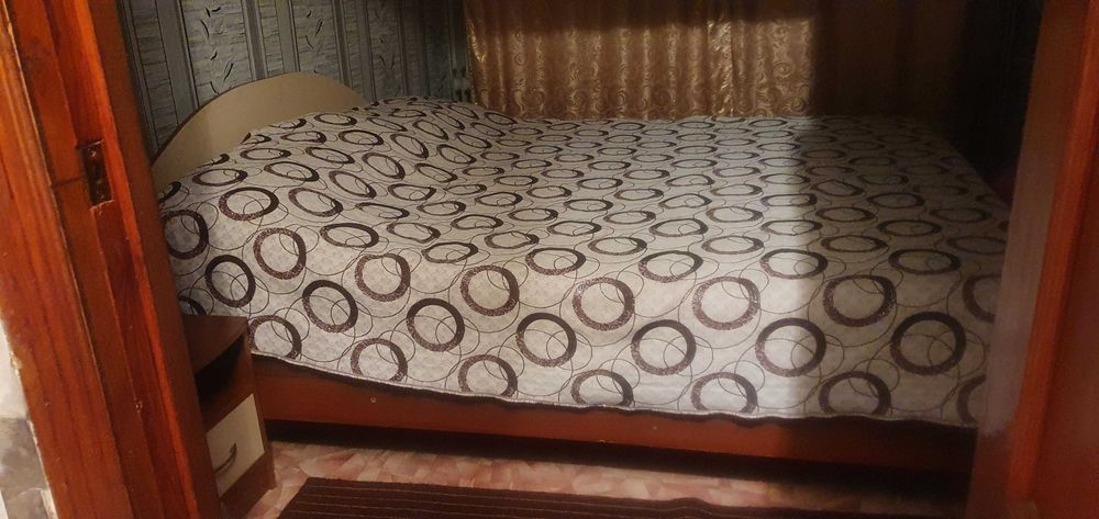 Продам спальный гарнитур