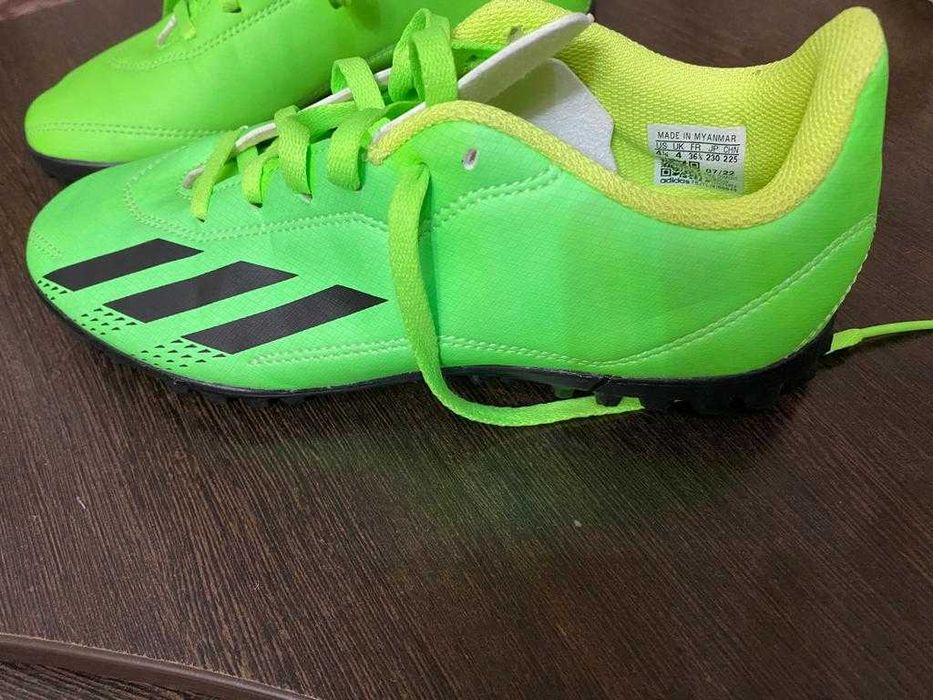 Продаю сороконожки новые размер 36