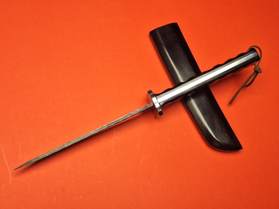 Японски нож от дамаска стомана 67 слоя и VG-10 Tanto