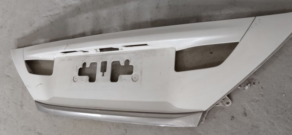 Toyota Вальфард  Накладка заднего багажника