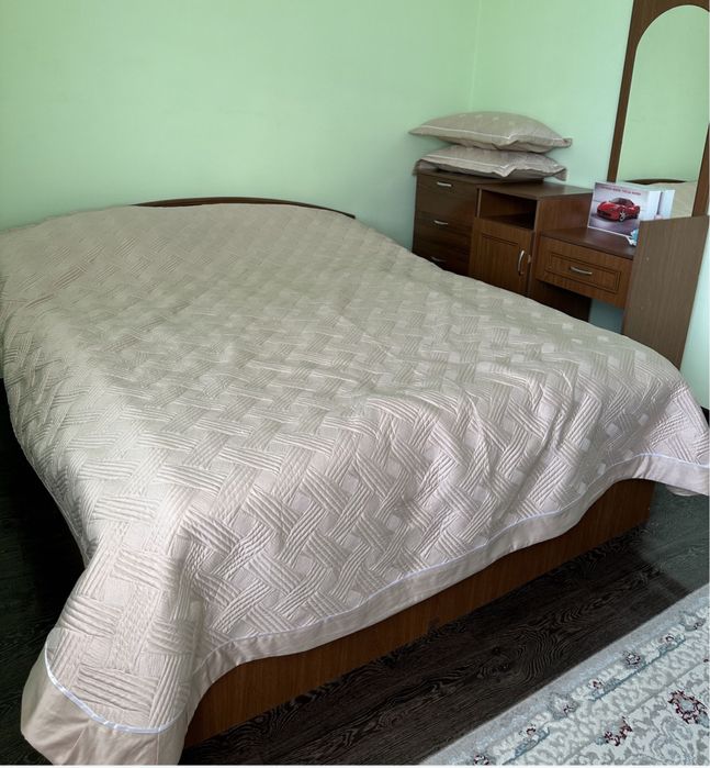 Срочно продам спальний горнитур