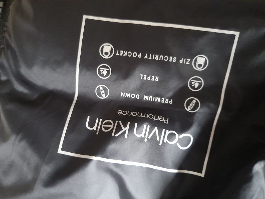 Calvin Klein performance мъжки елек L размер.