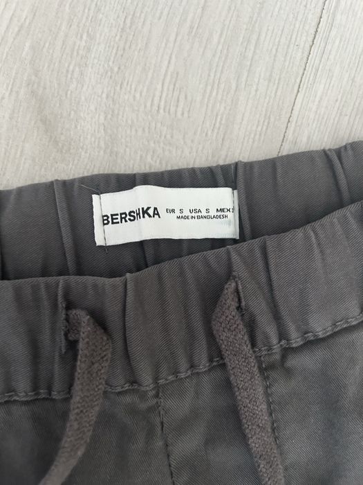 карго панталон от Bershka