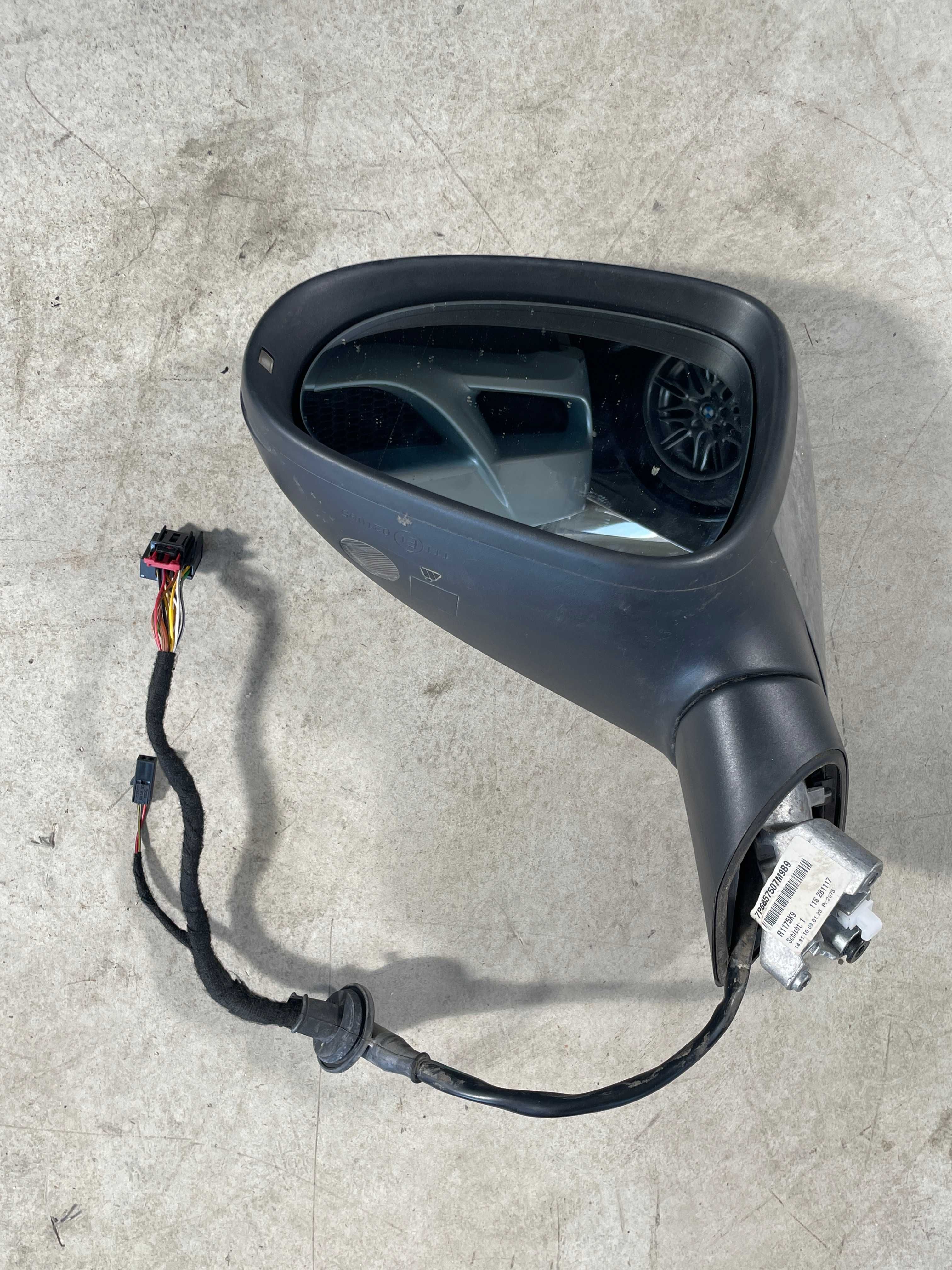 Oglinda stanga Vw Touareg 7P cu rabatare electrica cod 7P6857507M