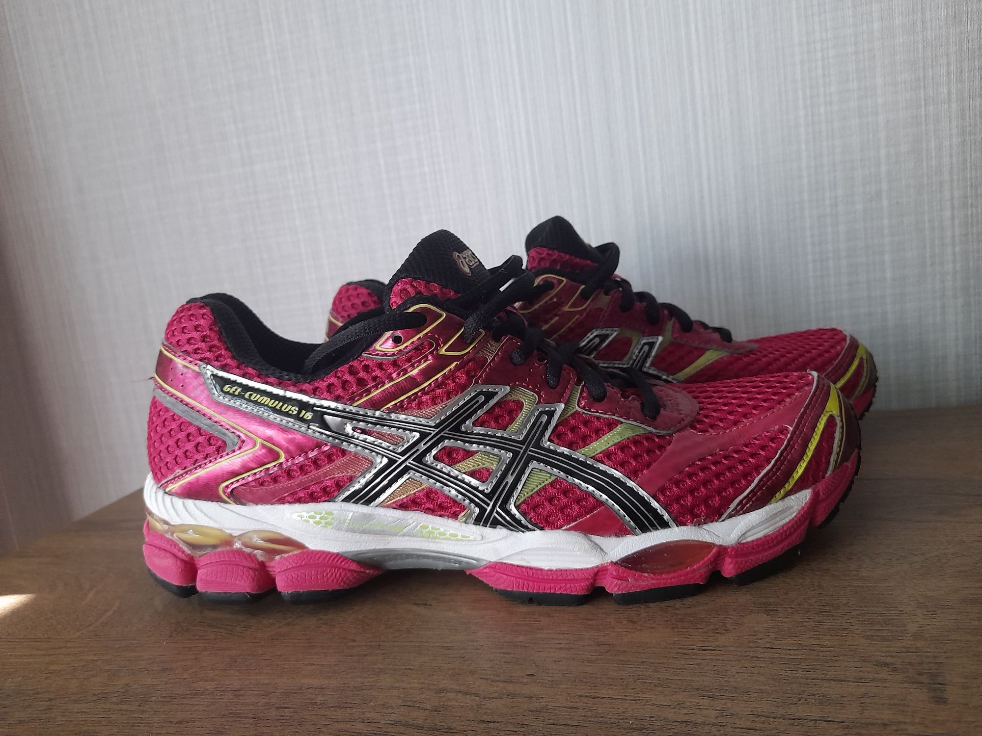 Asics gel Cumulus 16 маратонки 39-40 номер.