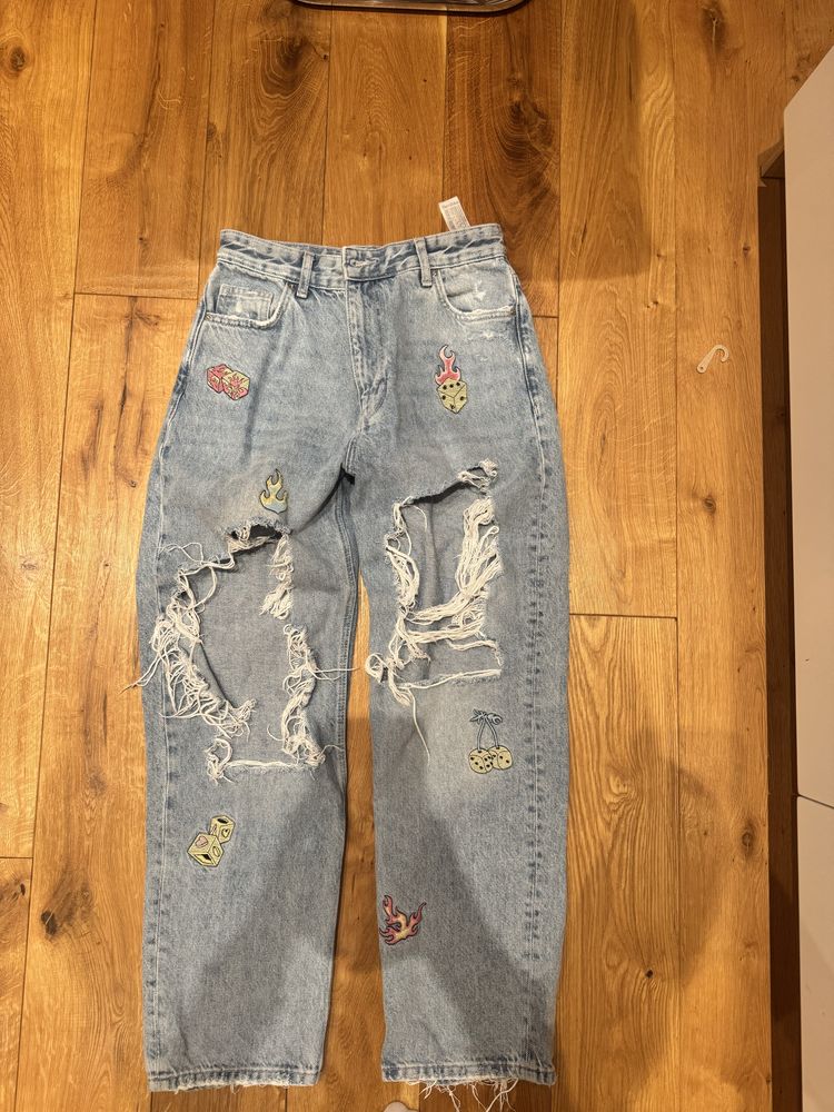 Дънки на Bershka