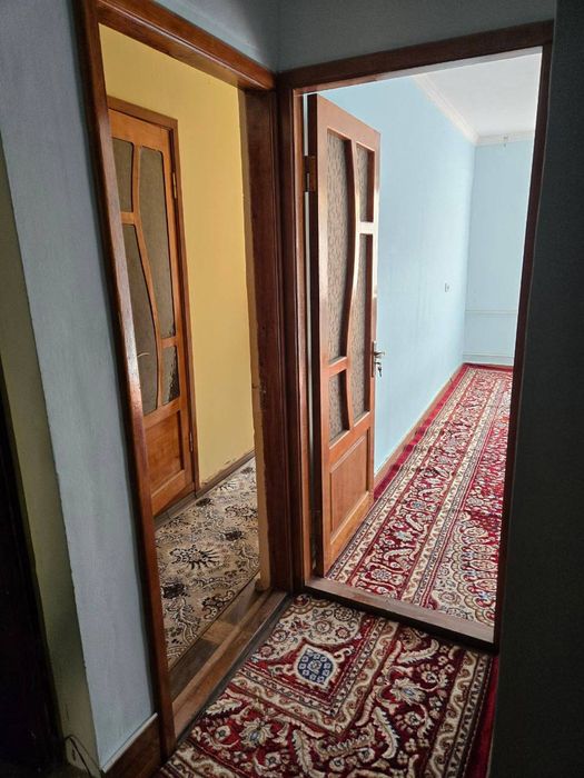 2 xonali kvartira sotiladi