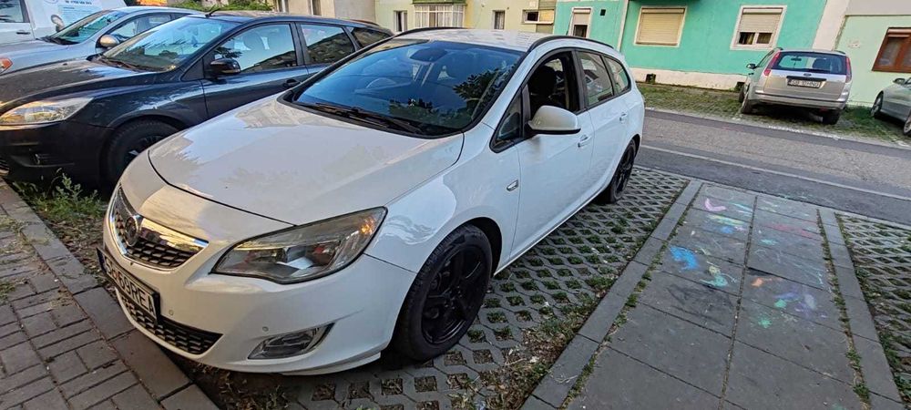 Opel Astra 1.7 CDTI, 125 CP, Euro 5 – 2011 – Alb – 2.990€ negociabil