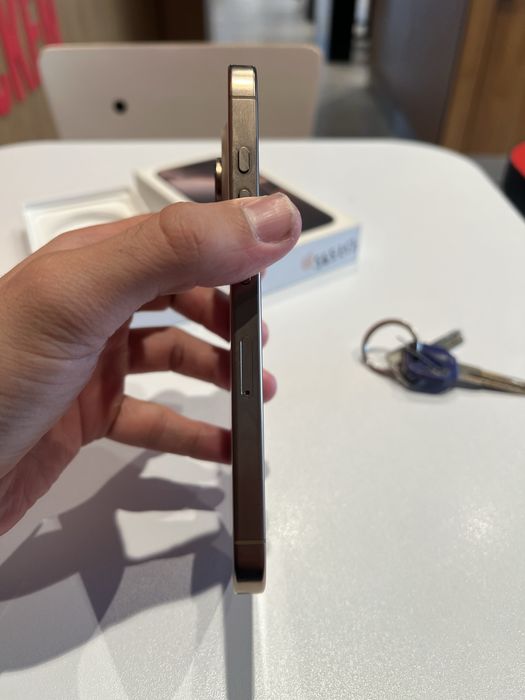 Iphone 16 pro desert