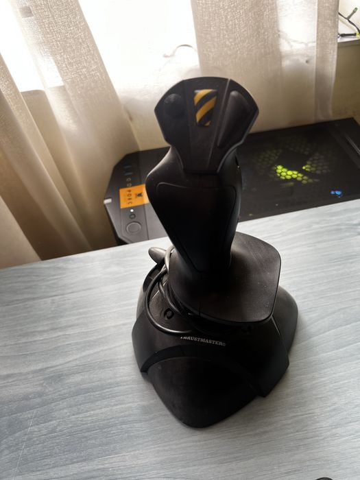 Joystick pilot avion Thrustmaster