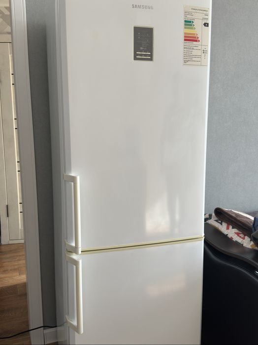 Продам холодильник Samsung