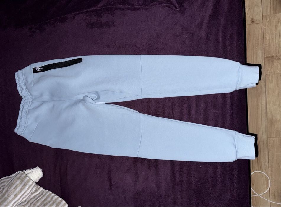 pantaloni nike tech baby blue