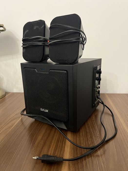 Sistem Audio Deluxe 2.1