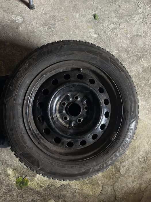 Джанти с гуми за Тойота Авенсис