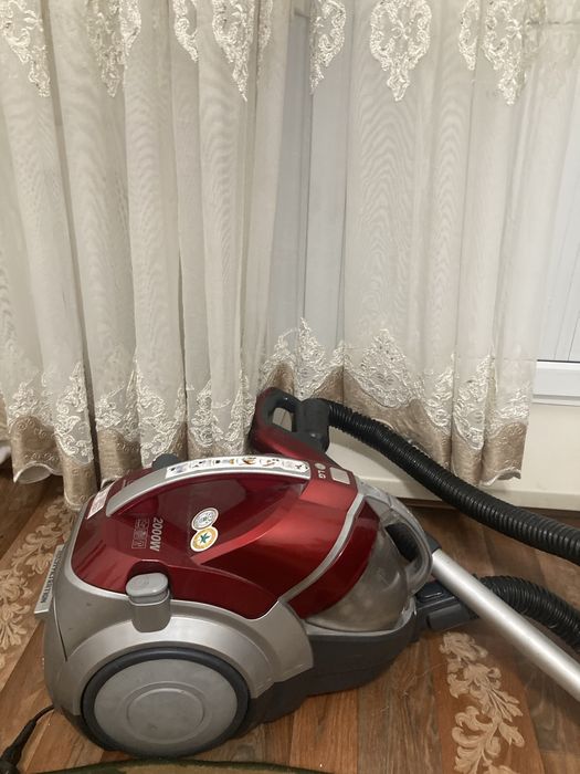 Пылесос Lg, в хорошем состоянии. 20.000 тенге, торг имеется