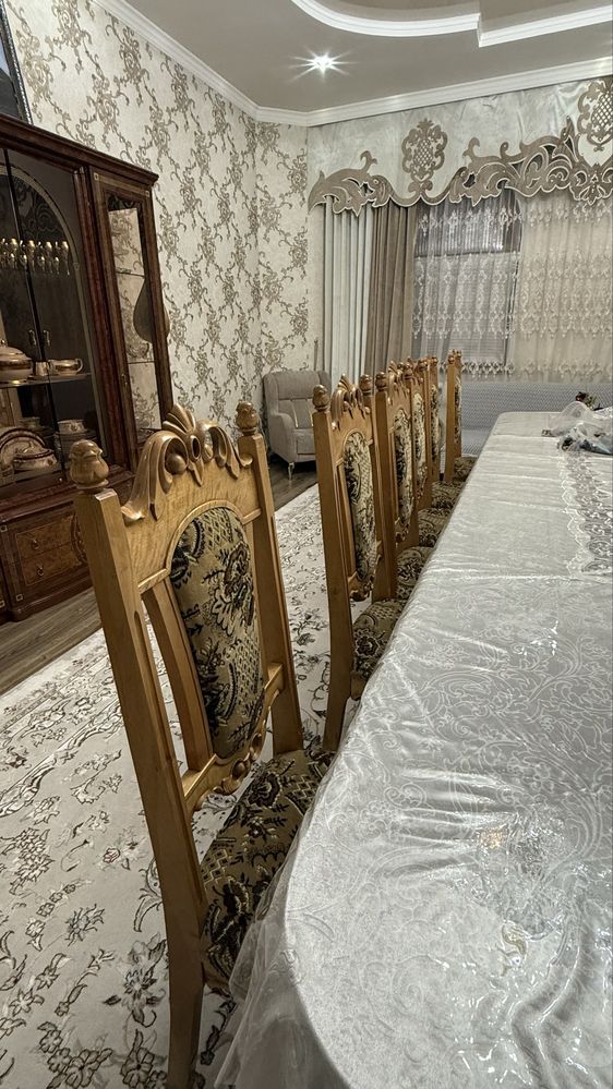 Продаются деревянные стулья в кол-ве 12 штук