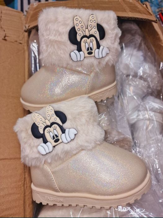 Ugg-uri pentru fetite