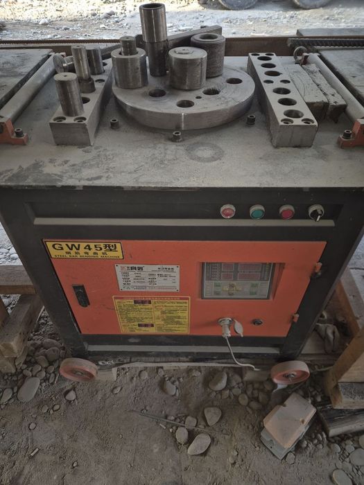 Арматура букиш ускунаси GW45 (Машина для сгибания арматуры)