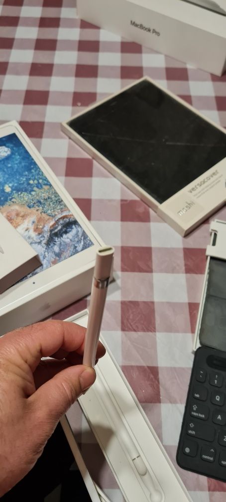 Продавам 2бр. iPad Pro 10.5" Wi-Fi + Cellural 256Gb и 64Gb