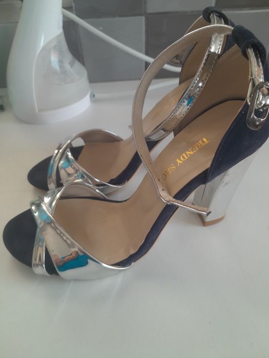 Sandale elegante femei