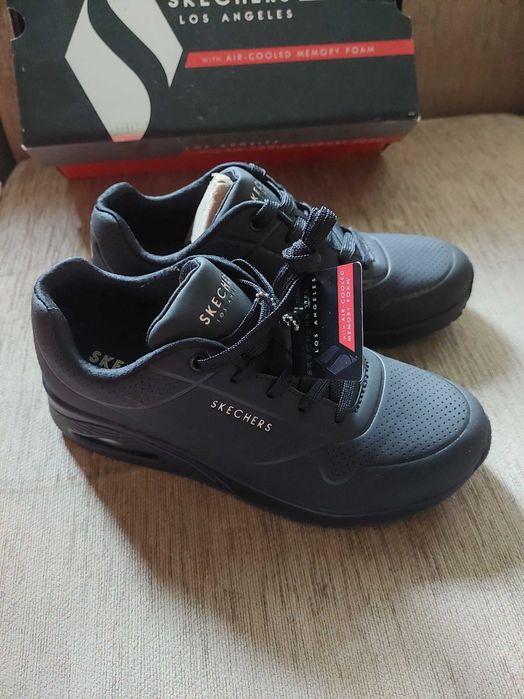 Маратонки Skechers Uno Soa