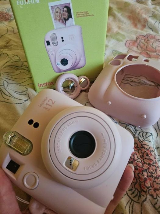 фотоапарат за моментални снимки Fujifilm Instax Mini 12 Instant Camera