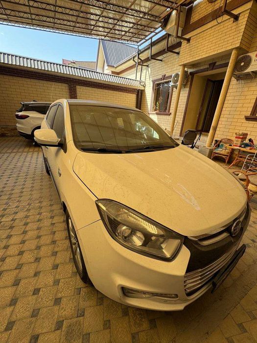 Автомобиль Jac S5
