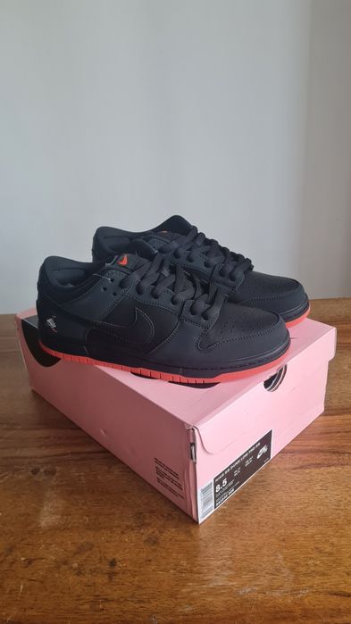NIKE SB Dunk Low Trd QS Black Pigeon edition
Mărime: 42
Preț: 500 lei