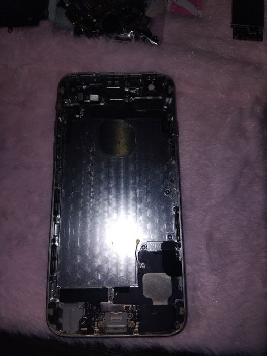 Carcasă completă iPhone 6 (șasiu + antene + mufă încărcare + difuzor)