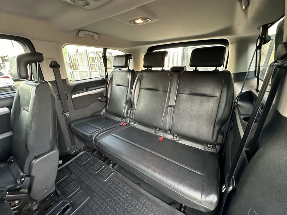 Peugeot Traveller 8+1 locuri 2.0 automată 2019 Înmatriculată